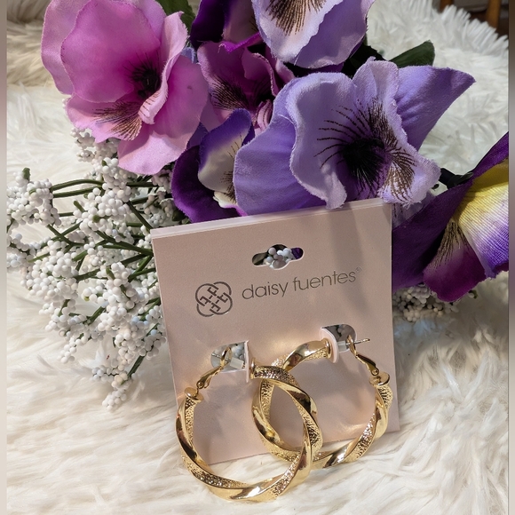 Daisy Fuentes Gold Twisted Textured Hoop  Earrings - Picture 1 of 5